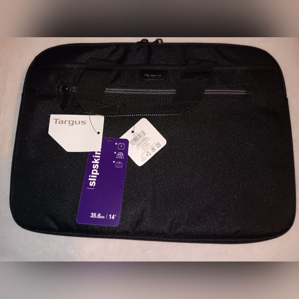 NWT Targus Slipskin TSS932-91 14" Laptop Case Sleeve Hideaway Handles Black